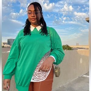 Green asymmetrical sweater. Size 2XL